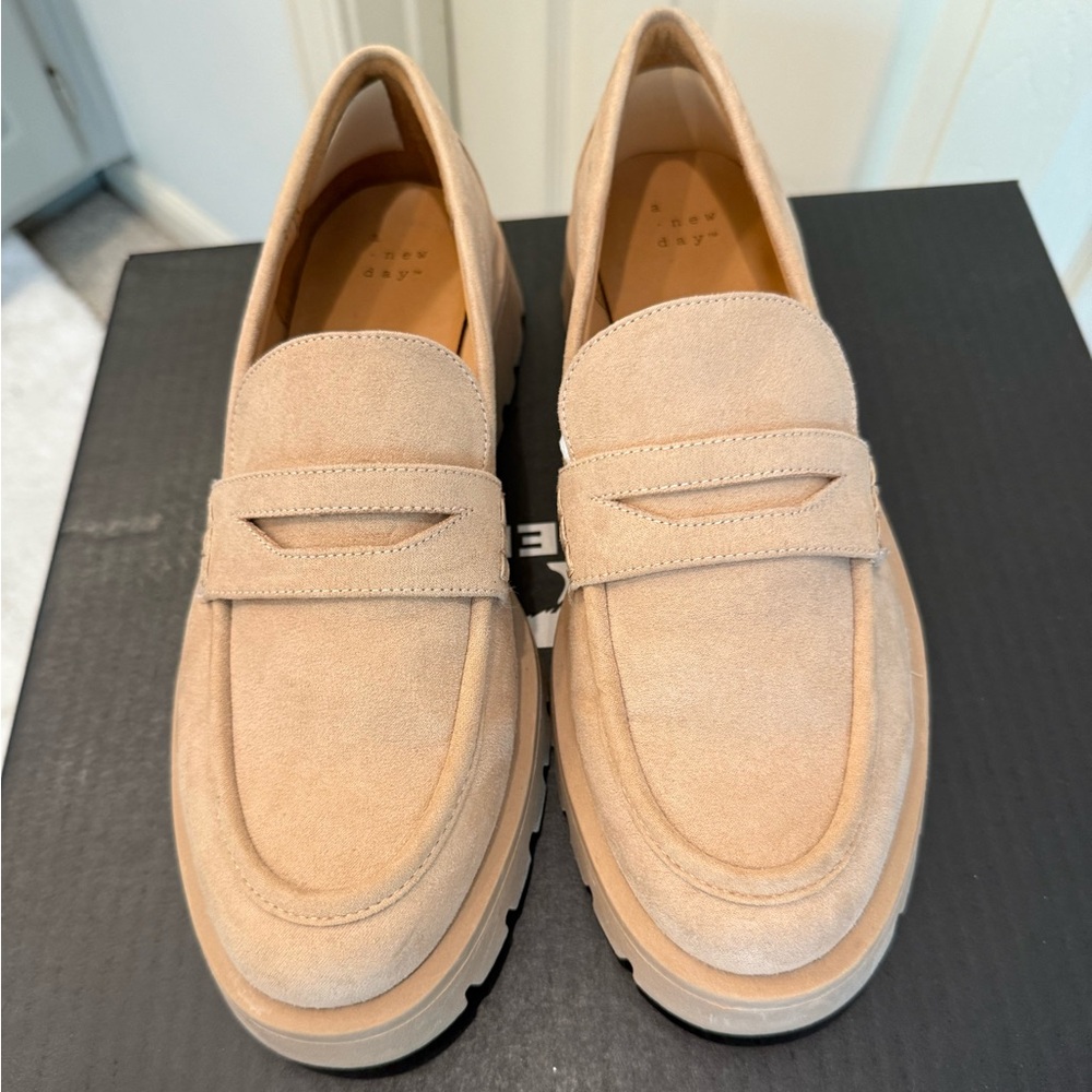 Targets Women’s Tan Loafers